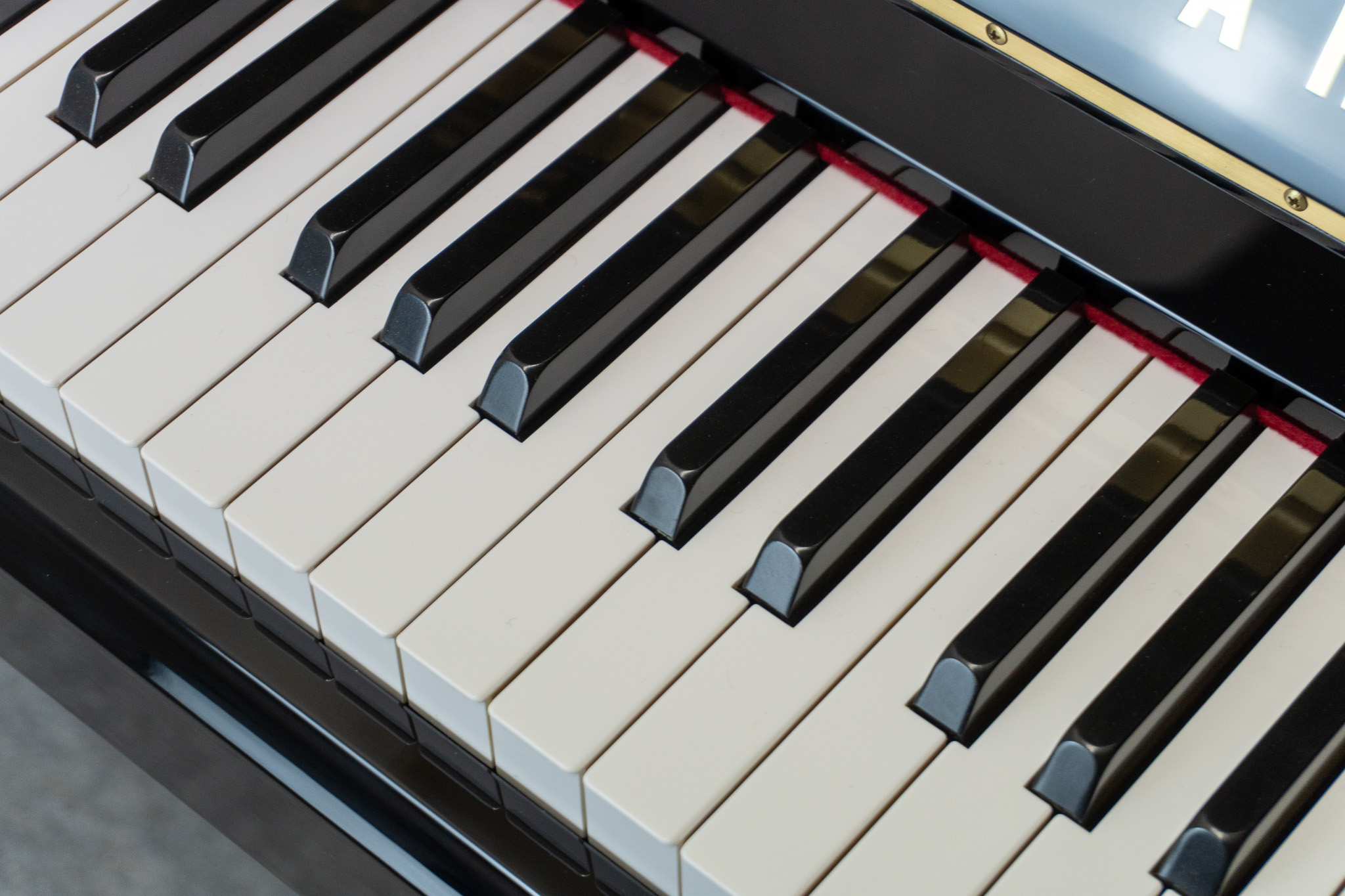 https://www.asahipiano.co.jp/news/images/20000053_YAMAHA_U10BL_%E5%9C%A7%E7%B8%AE_3.jpg